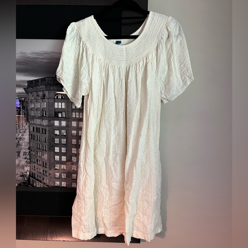 Old Navy dress. White. Size L.